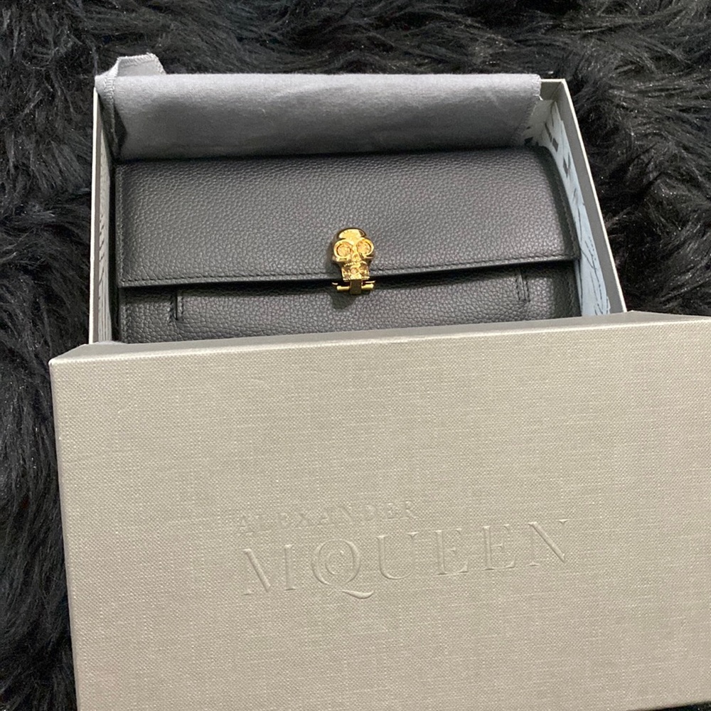 100% Authentic Alenxander McQueen Wallet with Chain